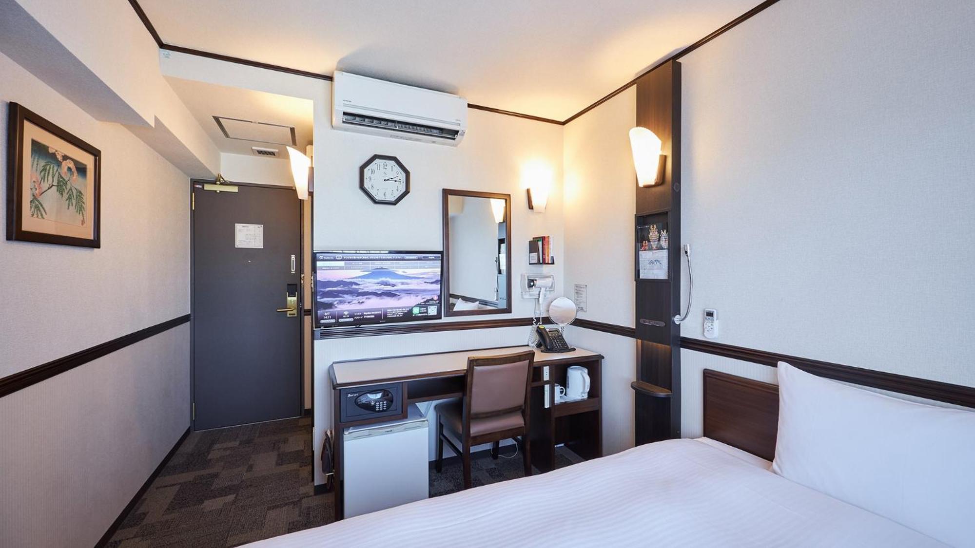 Toyoko Inn Tokyo eki Yaesu Kita guchi Esterno foto