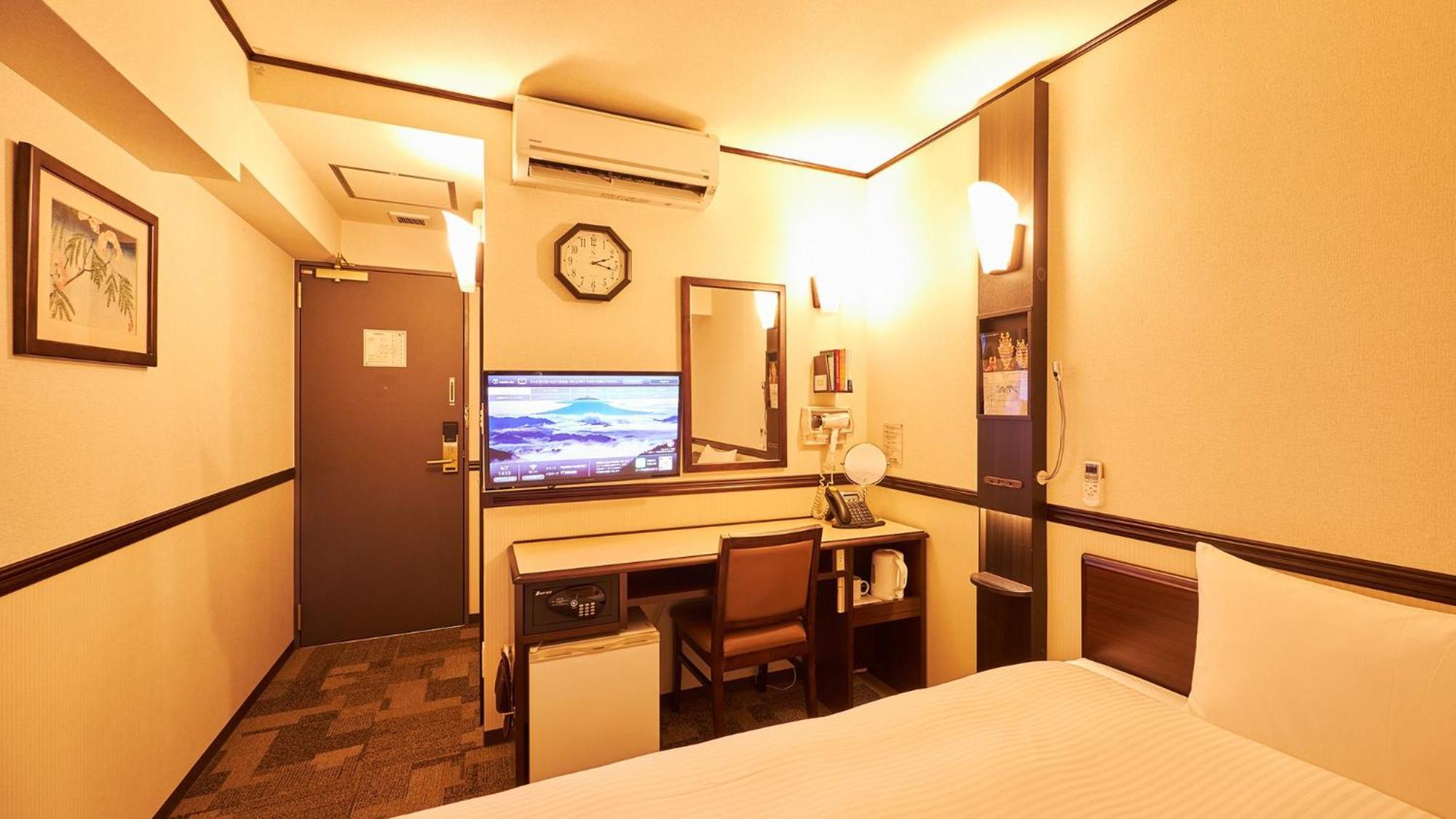 Toyoko Inn Tokyo eki Yaesu Kita guchi Camera foto