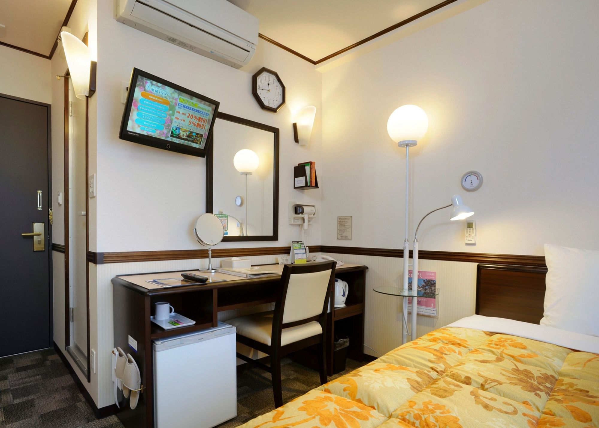 Toyoko Inn Tokyo eki Yaesu Kita guchi Esterno foto