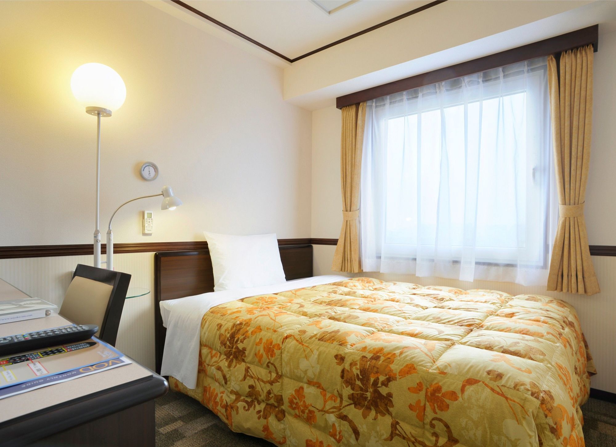 Toyoko Inn Tokyo eki Yaesu Kita guchi Esterno foto