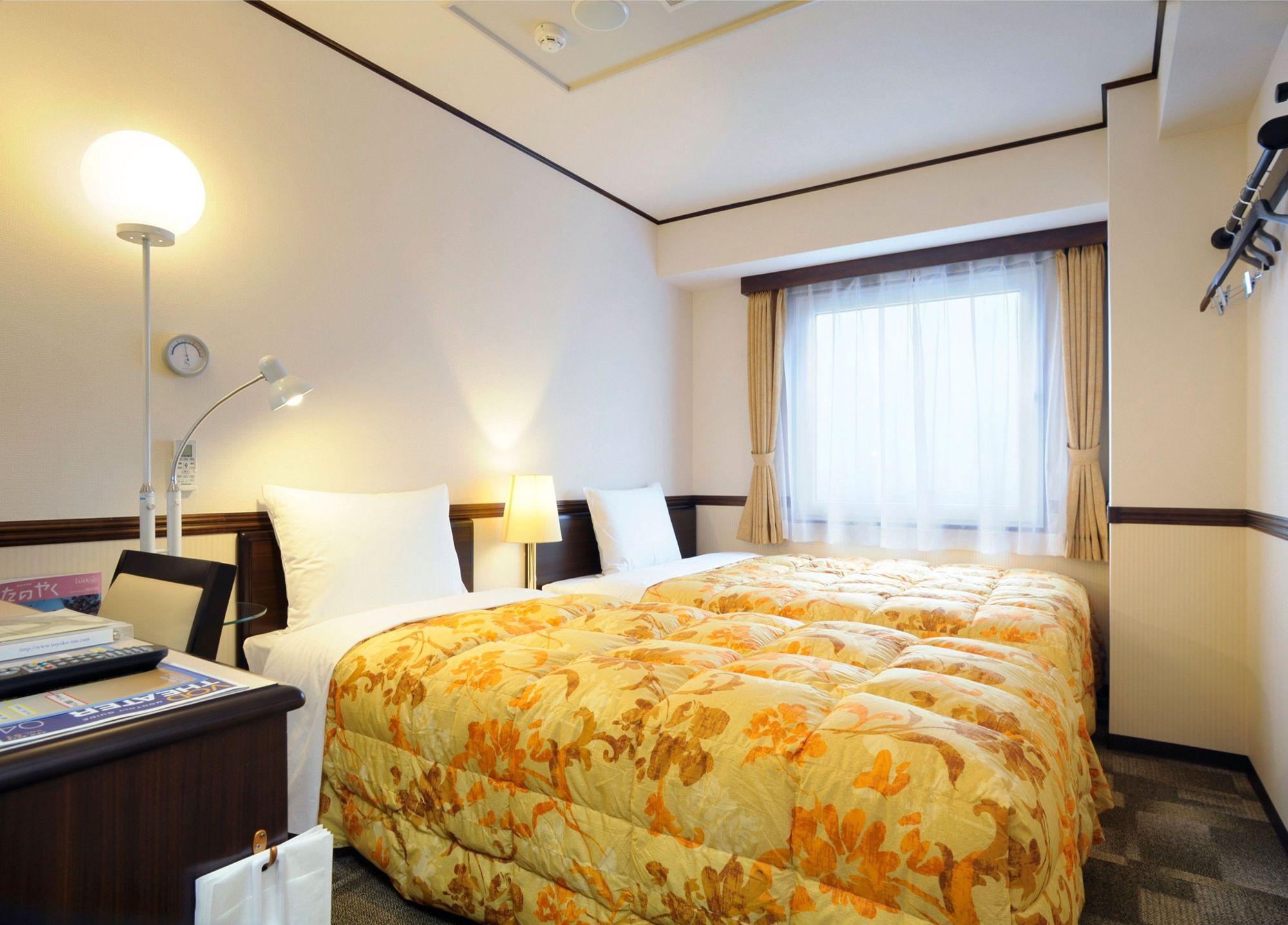 Toyoko Inn Tokyo eki Yaesu Kita guchi Esterno foto